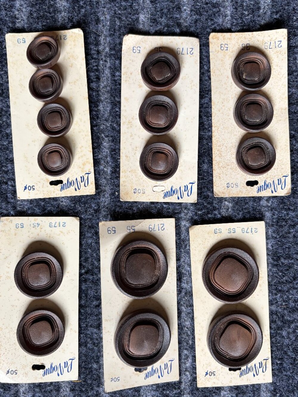 La Vogue Vintage Brown Buttons 2 Sizes #2179